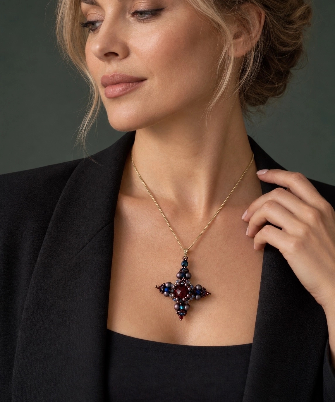 Crimson Star Pendant - product photo